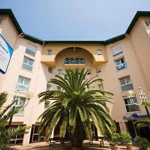 Pierre & Premium Haguna Aparthotel